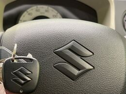 【キーレス】少し離れた場所からでもボタン一つでドアの開錠・施錠ができるのでとっても便利！ドアの鍵穴周りに傷をつけることもありません♪