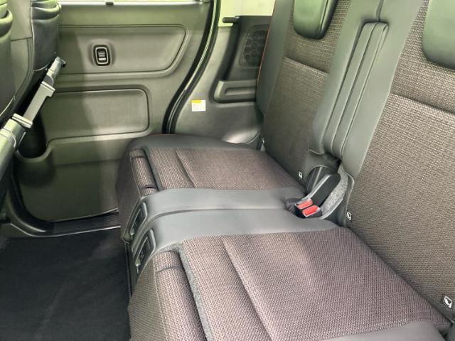 WECARSでは各商談席に大型モニターをご用意しております！見やすい大画面でゆったりと全国の在庫をご覧いただけます！是非ご来店お待ちしております！