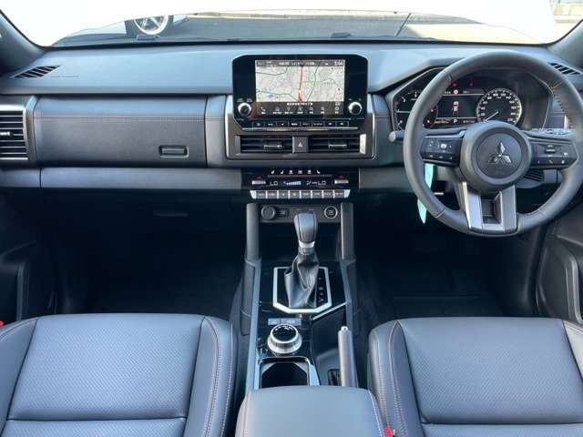三菱　トライトン　GSR。大変お得な特選車が入庫いたしました。内外装ともに状態は非常に良好。走行距離約500キロと低走行車両！一点物ですので気になる方はお早めにお問合せくださいませ。