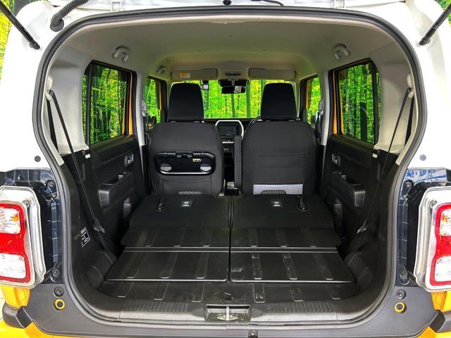 普段のお買い物や通勤、送迎等に十分な荷室スペースを確保しております。セカンドシートを倒すと、大きな荷物の積載も可能です♪