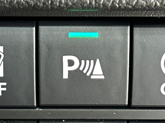 【コーナーセンサー】バンパーに付いたセンサーが障害物を検知！一定の距離に近づくとアラートで教えてくれます♪狭い駐車スペースや車庫入れ時も安心ですね☆