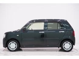 県内13店舗にて常時500台以上ダイハツ車を展示中です。見て、触って、納得のいく一台をぜひ見つけてください。