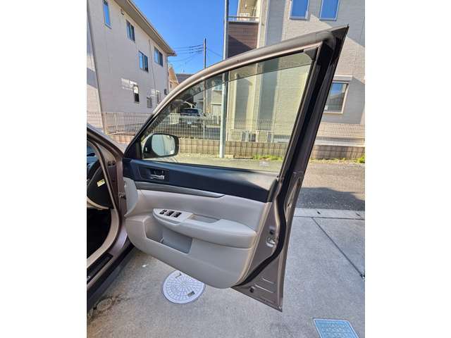 ■引渡し・陸送について　電車でお越しいただける場合は駅までお迎えに上がります。陸送をご利用される方は陸送ZEROのホームページで料金が検索できます。https://www.zero-group.co.jp/estimate_renew/