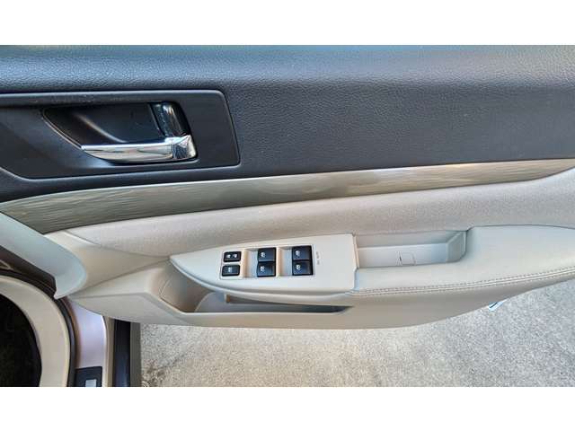 この度は、多数の販売車両の中から当社の自動車をご覧いただき誠に有難う御座います。少しでも気になる点が御座いましたらお気軽にご連絡下さい。