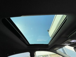 サンルーフついてます！！