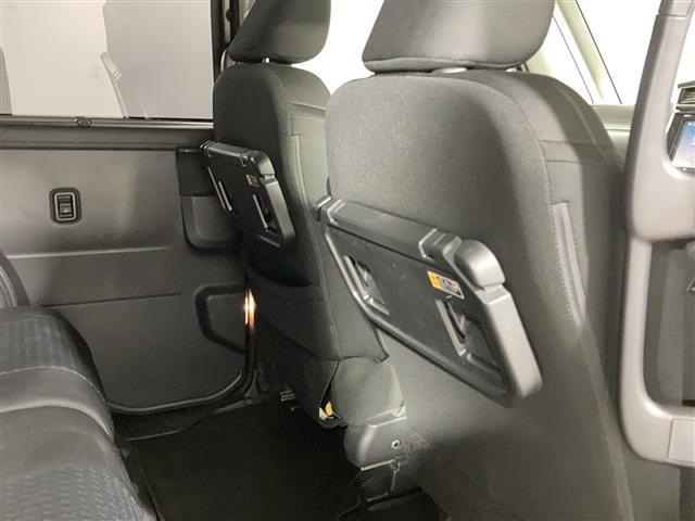 【フロアマット】車内を綺麗に保つのには必須のアイテムです。当店ではフカフカな新品マットも絶賛取り扱い中！ぜひご相談くださいませ。