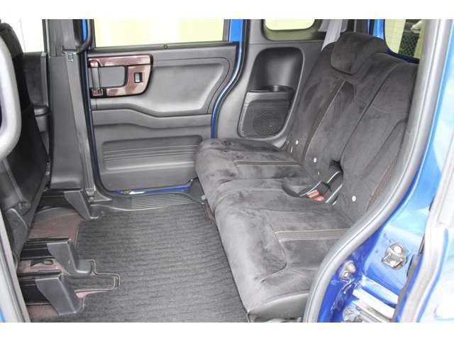 ☆内装もキレイです☆ぜひ見に来て下さい！遠方のお客様の場合は現車を確認しながらお電話にてお車の詳細をお伝えいたしますのでぜひご遠慮なくお問い合わせ下さいませ(´▽`)お買い得価格につき完売注意！