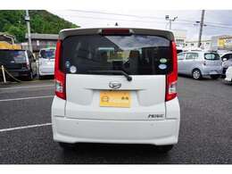 当店はお客様のペースでお車をご覧いただける展示場作りを心がけております。過度な声掛けなどは行いません。ご不明な点がありましたらお気軽にお問い合わせください。