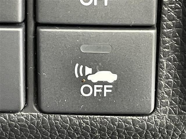 【車両接近通報装置】低速でモーターによる走行をしている時に、歩行者にクルマの接近を知らせ、注意を促します！一時停止スイッチでON/OFFの切り替えが可能です！