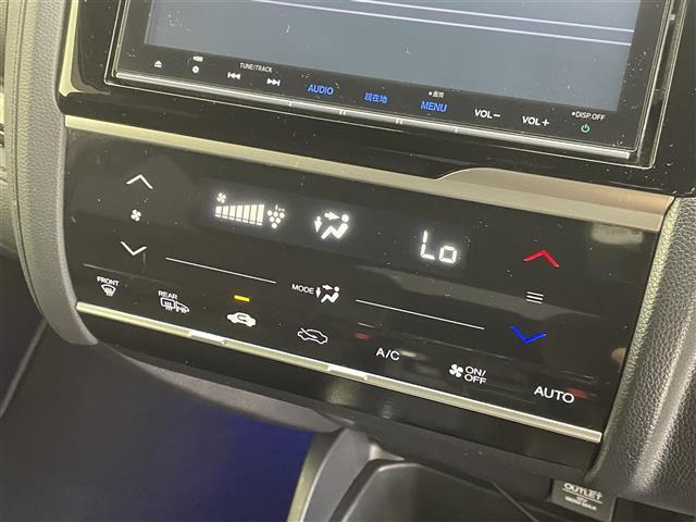 【オートエアコン】車内温度を感知して自動で温度調整をしてくれるのでいつでも快適な車内空間を創り上げます！
