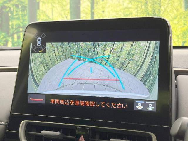 【バックカメラ】駐車時に後方がリアルタイム映像で確認できます。大型商業施設や立体駐車場での駐車時や、夜間のバック時に大活躍！運転スキルに関わらず、今や必須となった装備のひとつです！