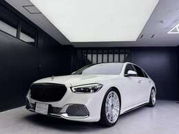 鋭利なキャラクターラインやパキパキの面構成で主張するのではなく、シンプルに美しさを表現するメルセデスのデザイン手法「Sensual Purity（官能的純粋）」は、Sクラスでこそ魅力を発揮していると感じる。