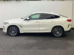 保冷・保温カップホルダー！フロント＋サイド＋バック＋トップビューカメラ！フロントアクティブベンチレーションシート！LEDヘッドライト＋LEDフロントフォグ！前後シートヒーター！