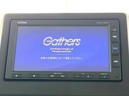 【純正ナビ】人気の純正ナビを装備しております。ナビの使いやすさはもちろん、オーディオ機能も充実！キャンプや旅行はもちろん、通勤や買い物など普段のドライブも楽しくなるはず♪
