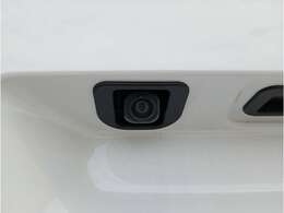 バックモニター完備しております！見えにくい後方をカバーしてくれます。目視が重要ですが、障害物がないか、人がいないかなど確認するのに便利です！車を守るためにも、人や物を守る為にもあって損ないです♪