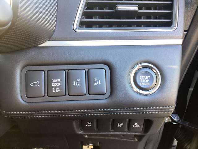 とっても便利な両側電動スライドドア☆★狭い場所でも大きく開放して乗り降りラクラク♪運転席のスイッチやリモコンキーでカンタン開閉操作★☆