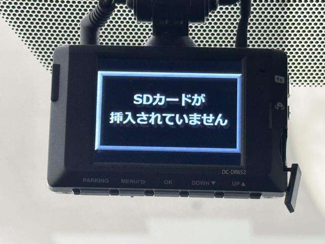 ドライブレコーダー装備してますよ。　思いでの記録や万が一の時の記録にも便利ですね。