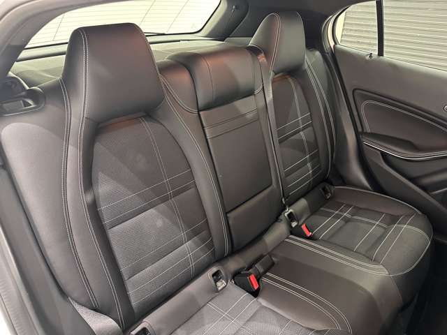ナンバー付きの車両は公道試乗可能です（登録済未使用車など一部除く）。また、取り回しの確認など、広い場内でご試乗も可能です。お気軽に申し付けください。