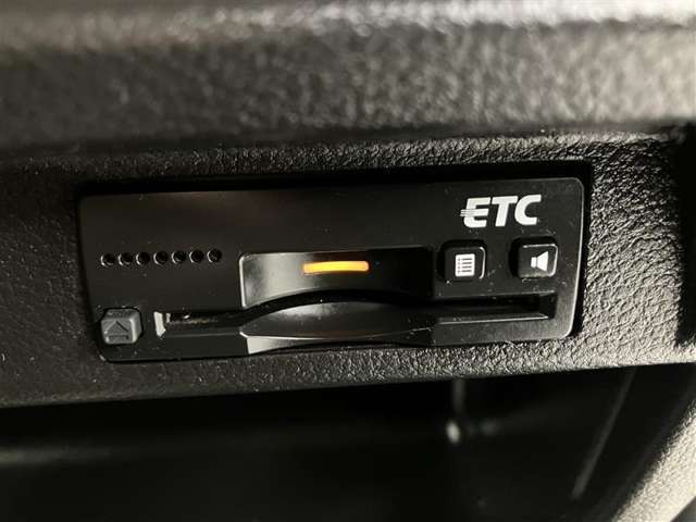 ETC車載器付きです。高速道路の料金所もスムーズに通過できます。