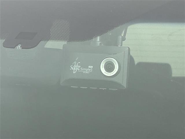 【　ドライブレコーダー　】運転中の記録を残します。事故などを起こした起こされた時の証拠を残します。