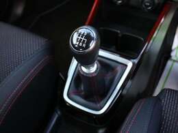 6速MT☆クラッチのすべり感もなくマニュアル車でよくダメになるシフトのリンケージのガタもありません！