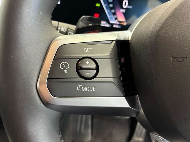アクティブクルーズコントロールは前車追従式のクルーズコントロールです。渋滞時にも便利です。
