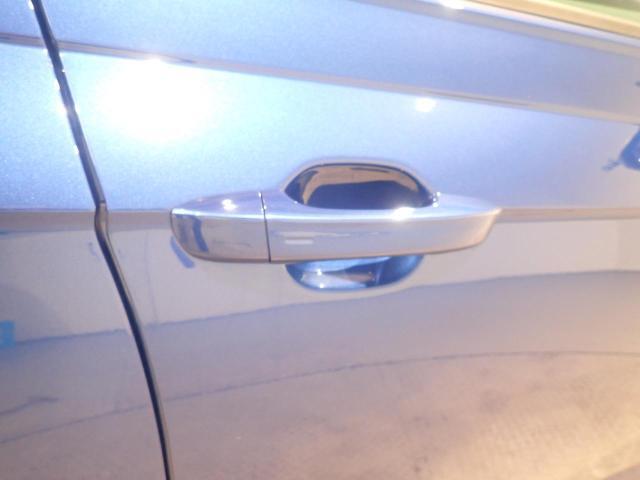 ”Keyless Access”によって、ドアハンドルに手をかけるだけでドアロックが解除できます！