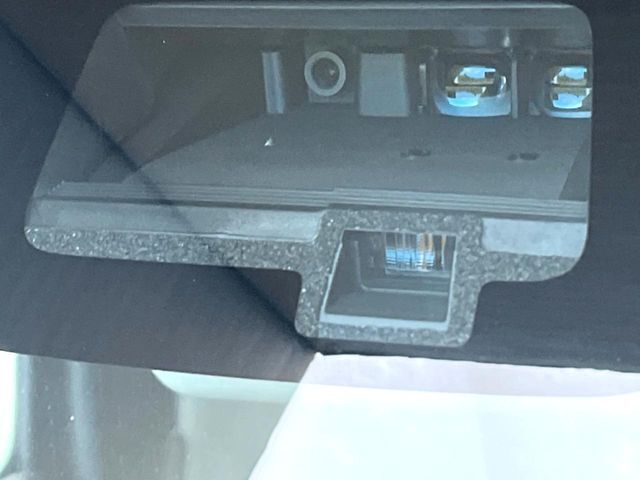【スズキ　セーフティサポート】走行中に前方の車両等を認識し、衝突しそうな時は警報とブレーキで衝突回避と被害軽減をアシスト。より安全にドライブをお楽しみいただけます。