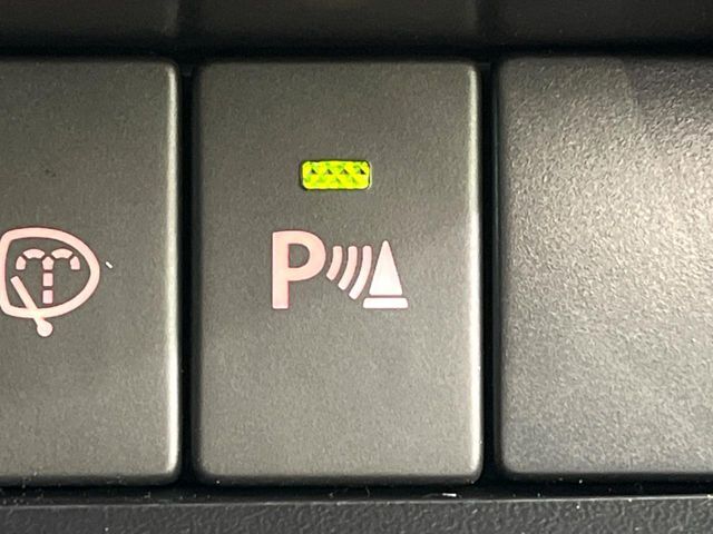 【クリアランスソナー】バンパーに付いたセンサーが障害物を検知！一定の距離に近づくとアラートで教えてくれます♪狭い駐車スペースや車庫入れ時も安心ですね☆
