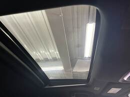 サンルーフ装備☆大人気のメーカーオプションです！！