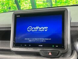 【ディスプレイオーディオ】お持ちのスマホやMP3プレイヤーとの無線接続で音楽再生が可能！コードで繋ぐわずらわしさも無く、手軽にお気に入りの音楽を楽しめます。