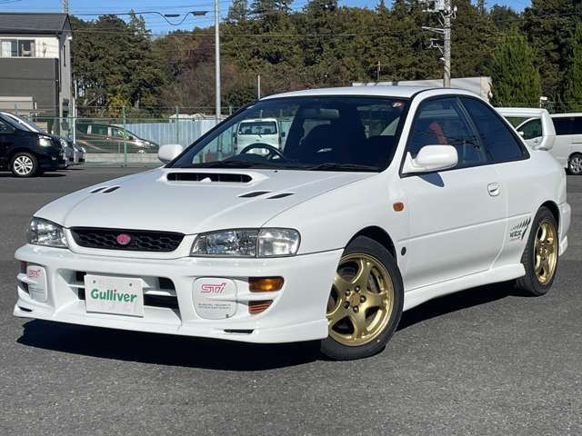 【拠点工場の設備】拠点のガリバー関東商品化センターは、車検・整備はもちろん板金・クリーニング設備までを網羅。大型設備でスポーツカー選びをサポート致します。