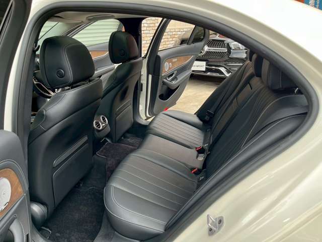フル装備　ABS　ESP　SRSエアバッグ　AIR BODY CONTROLサスペンション