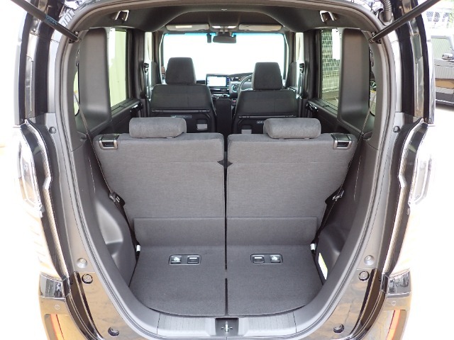◆定員乗車時のカーゴルームです。普段のお買い物の荷物やたくさんの収納が可能です。