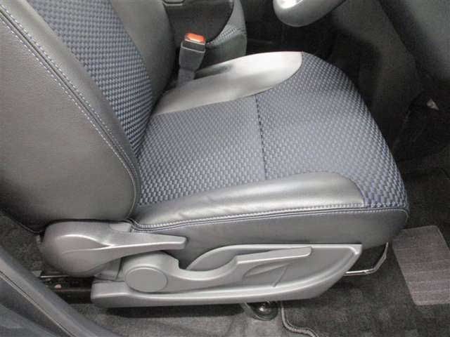 毎日の運転を快適にする、使いやすさとデザイン性が両立したコックピット。