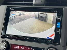 【バックカメラ】駐車時に後方がリアルタイム映像で確認できます。大型商業施設や立体駐車場での駐車時や、夜間のバック時に大活躍！運転スキルに関わらず、今や必須となった装備のひとつです！