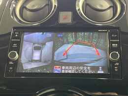【アラウンドビューモニター】専用のカメラにより、上から見下ろしたような視点で360度クルマの周囲を確認することができます☆死角部分も確認しやすく、狭い場所での切り返しや駐車もスムーズに行えます。