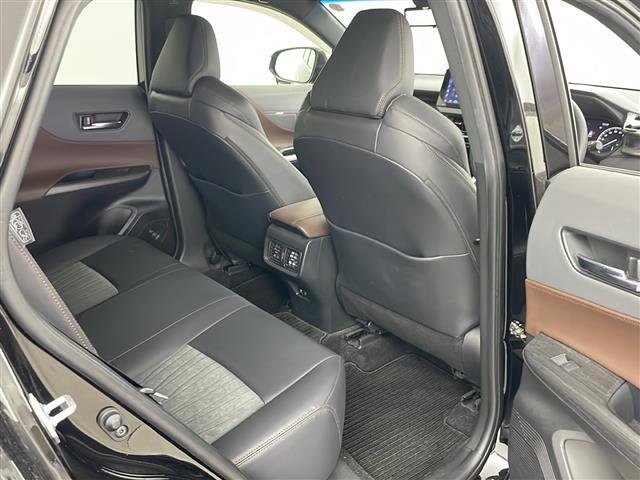 【フロアマット】車内を綺麗に保つのには必須のアイテムです。当店ではフカフカな新品マットも絶賛取り扱い中！ぜひご相談くださいませ。