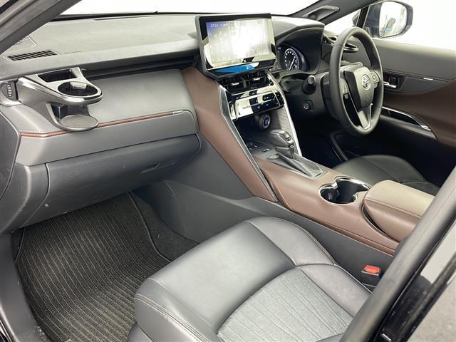 【フロアマット】車内を綺麗に保つのには必須のアイテムです。当店ではフカフカな新品マットも絶賛取り扱い中！ぜひご相談くださいませ。