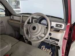 見通しのよいすっきりとした視界で、誰でも運転しやすいです。運転のしやすさは疲れにくさにも繋がりますよ♪