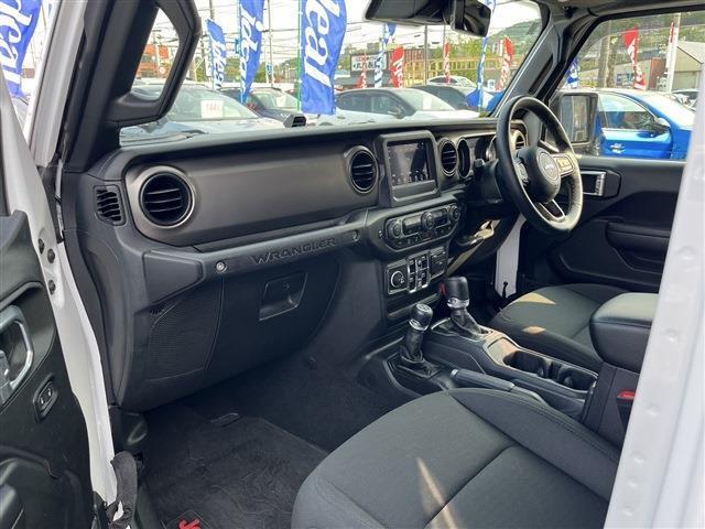 より詳細な車両画像をご希望の際は、お問合せに対する販売店からの回答にご返信頂くか、お問合せフォームのご質問・ご要望の欄にメールアドレスを直接ご入力頂ければ、車両画像を添付してご返信致します。