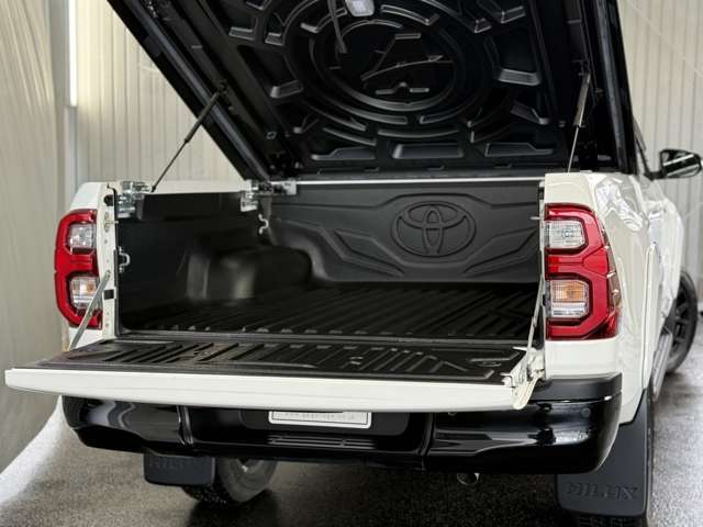 ベッドライナー付き！！