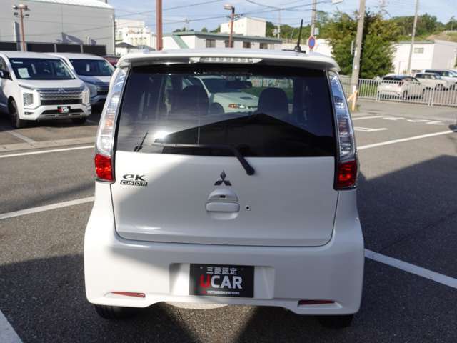 リヤカメラも装備されています！車庫入れの際には後方の安全確認もバッチリ出来て安心して車庫入れが出来ます！