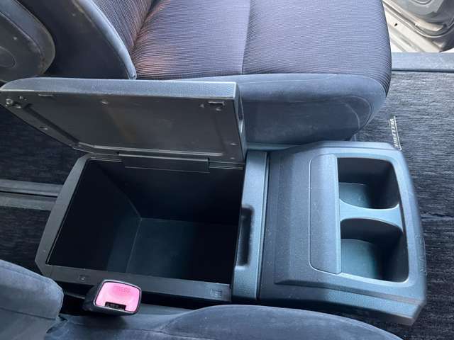 『TAX京田辺』は、ハンドルカバーやアクセサリー、ホイール等の販売も充実！！　お客様のカーライフをサポート！　☆★☆詳細は『TAX京田辺』の元気なスタッフまで