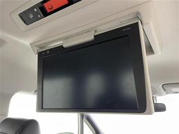 【フリップダウンモニター】後席でも大画面かつ高画質で映像をお楽しみください