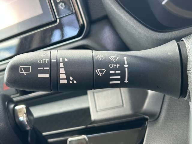 【運転席操作部】快適なドライブを楽しむための機能が装備されています！運転席から触れるので、使いやすいです！除菌プランいれていただくと、さらに清潔で安心していただけます！