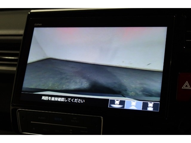 ◆◆バックカメラの画像です。車庫入れの安心感がアップしますね☆