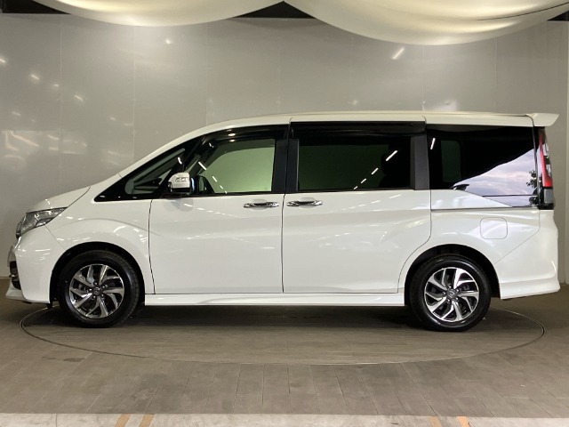 法定24ヶ月点検（車検整備）を当社グループのホンダディーラーの新車整備工場で行い、点検整備記録簿を発行いたします。交換した部品や油脂類など整備内容をご確認いただけます。