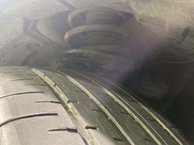 お車を安心してお乗りいただく為には、足回りの定期点検が欠かせません。サービスサポート（有償保証）では無料点検もご提供しており、安心のカーライフをお過ごしいただけるサポート体制が整っています。
