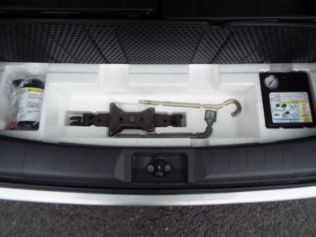 パンク時にも安心のパンク修理キッド付き！車載工具も完備しております！